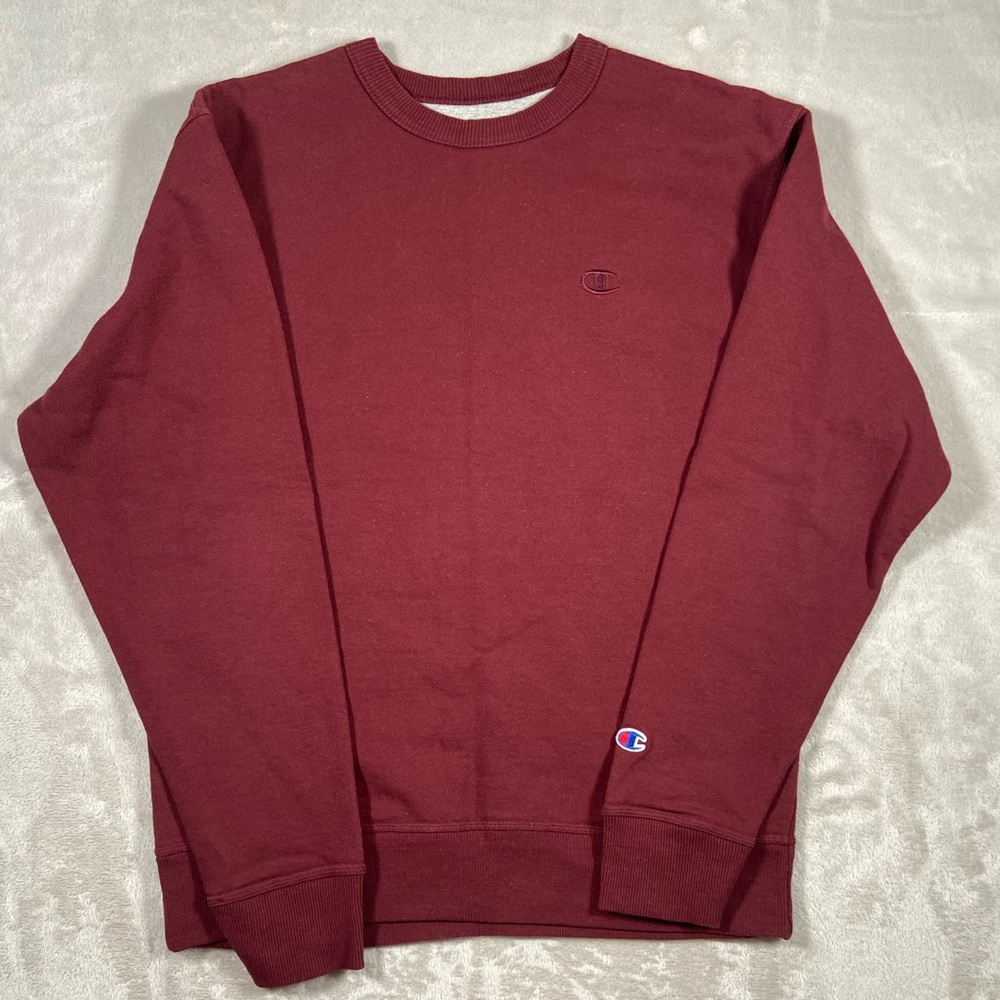 Burgundy Champion sweatshirt Medium embroidered Champion